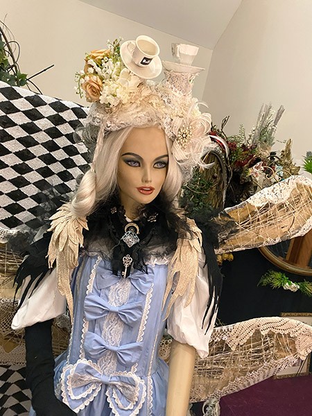 Styled costume - Fantasy Dark Alice